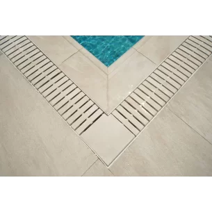 Płytki antypoślizgowe z serii Natura Pool Garden w kolorze beżu 2