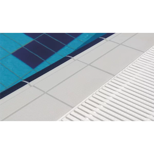 Pochwyt basenowy antypoślizgowy nieszkliwiony/ jasnoniebieski Petit Carre Serapool